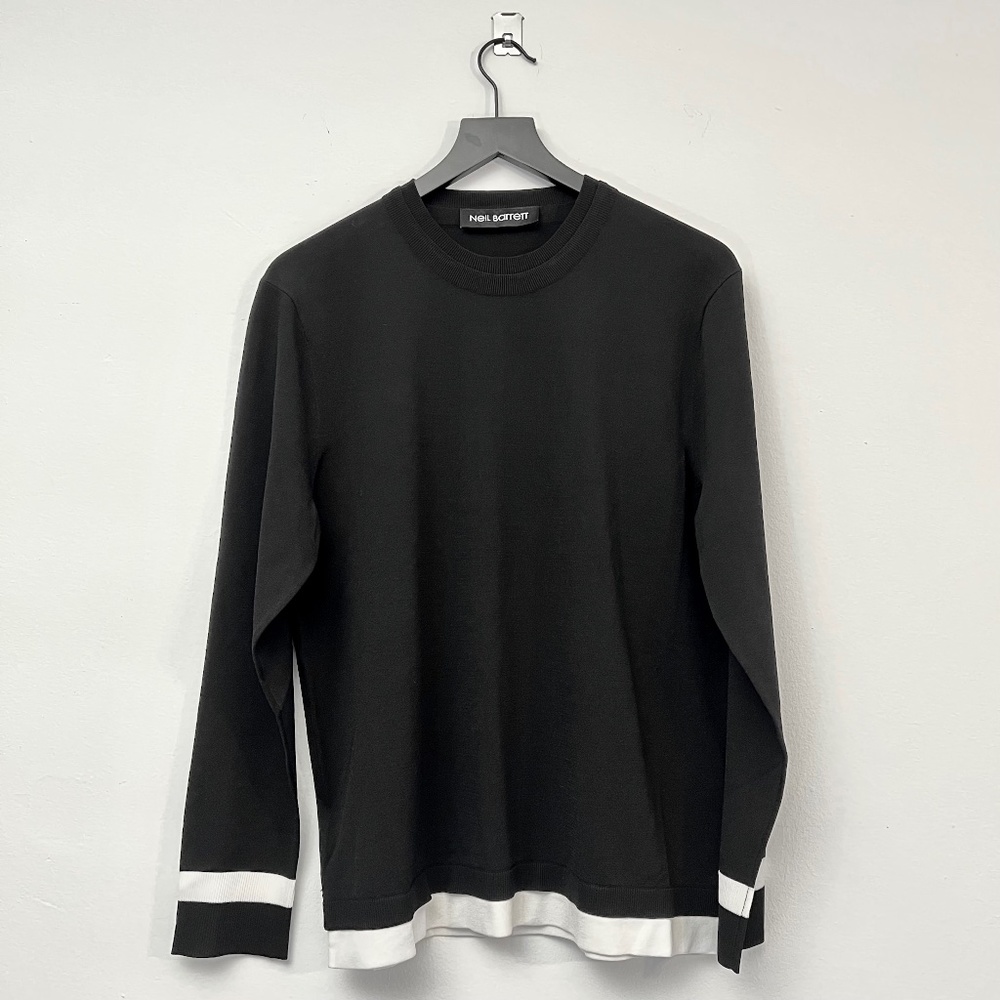 Minimalist Contrast Double-Hem Sweater